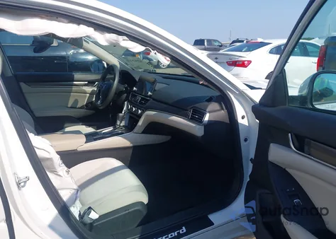 2021 Honda Accord Lx z USA, uszkodzony, nr VIN 1HGCV1F19MA018602